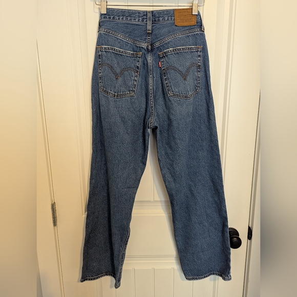 Levi's Ribcage Straight Ankle Jeans - Picture 5 of 9